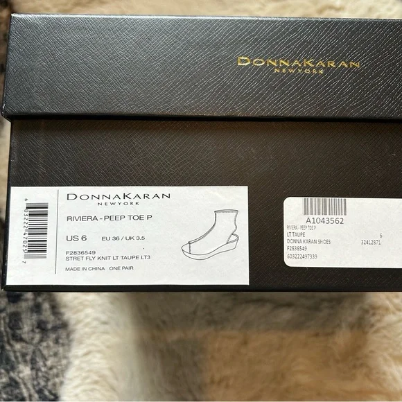 NEW Sz 6 Donna Karan Riviera Peep Toe Platform Sandal Stret Fly Knit Taupe - Picture 8 of 8